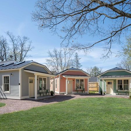 Queen City Bungalow & Cottages Burlington Bagian luar foto
