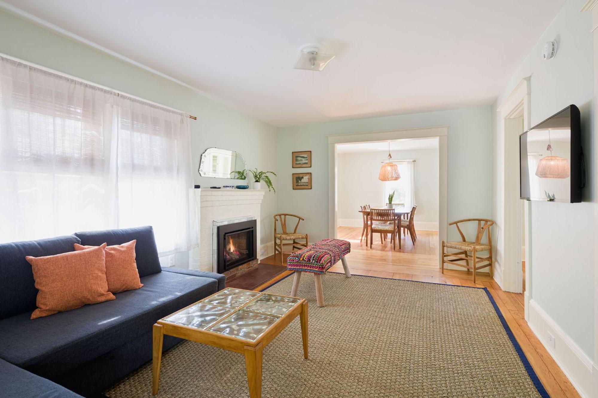 Queen City Bungalow & Cottages Burlington Bagian luar foto